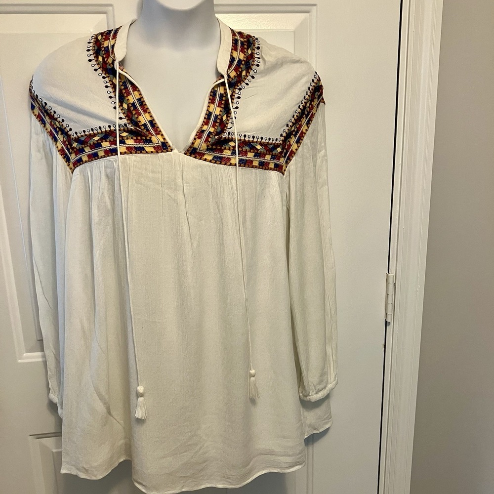 Zara Trafaluc Women's Sz Medium‎  Embroidered Top White Blouse Boho Hippie Shirt